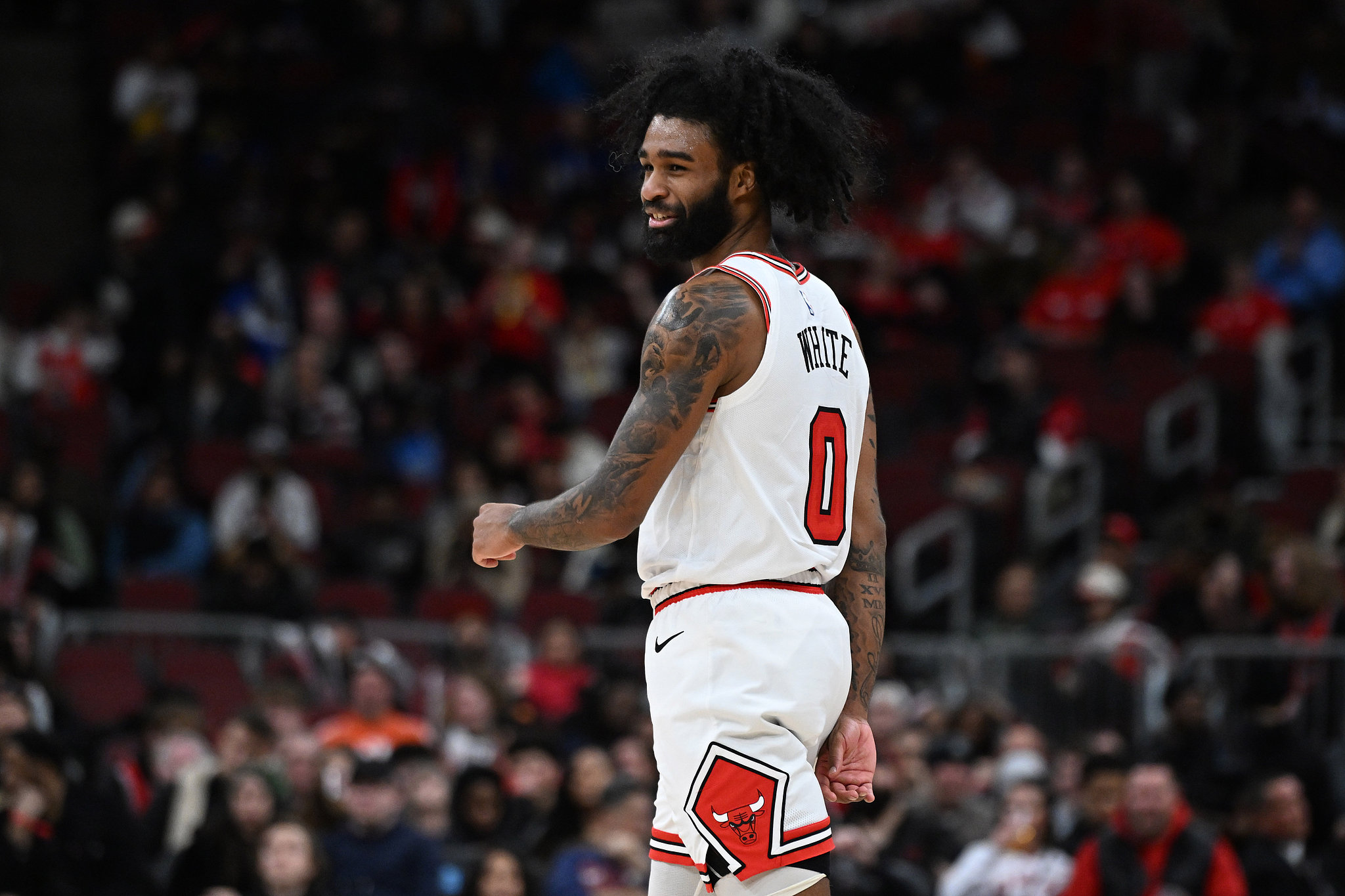 v体育app-怀特24分武切维奇17+11 公牛主场轻取篮网